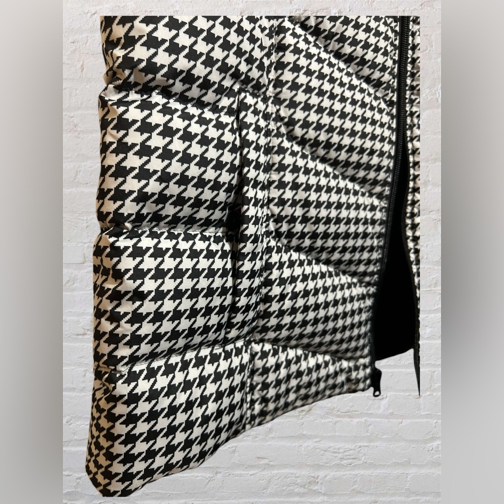 NWT Lands End quilted houndstooth puffer vest. Sz Medium - Picture 9 of 12